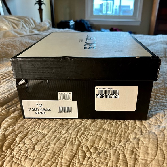 JSLIDES Low Cut Platform Suede Sneaker - Picture 14 of 16